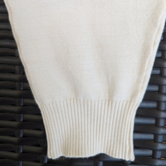XL Cream White Sweater W/Ribbed Hem and Cuffs Devotion by Cyrus - Picture 3 of 6